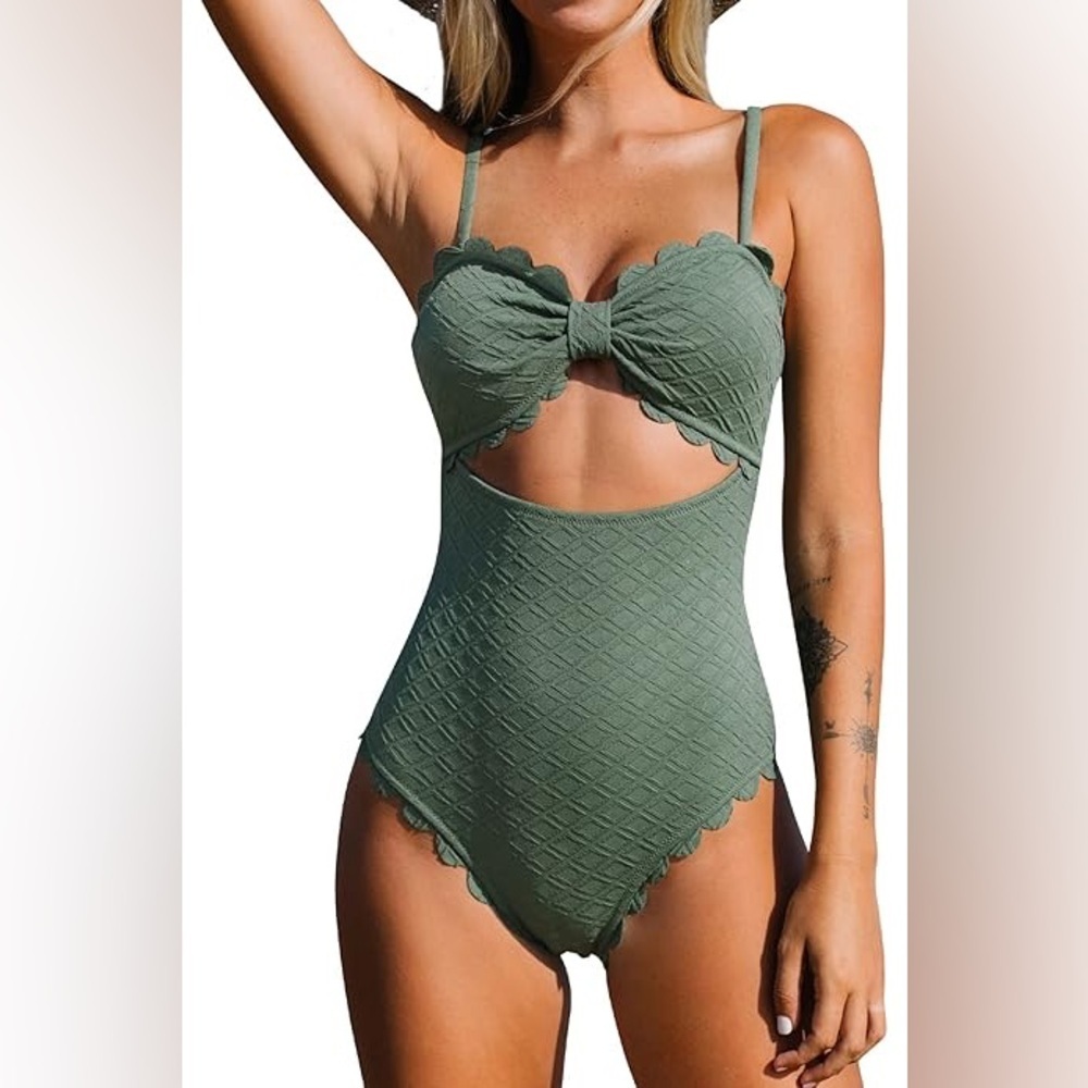 Women's One Piece Swimsuit Sexy Black Cutout Scallop Trim Bathing Suit NWT